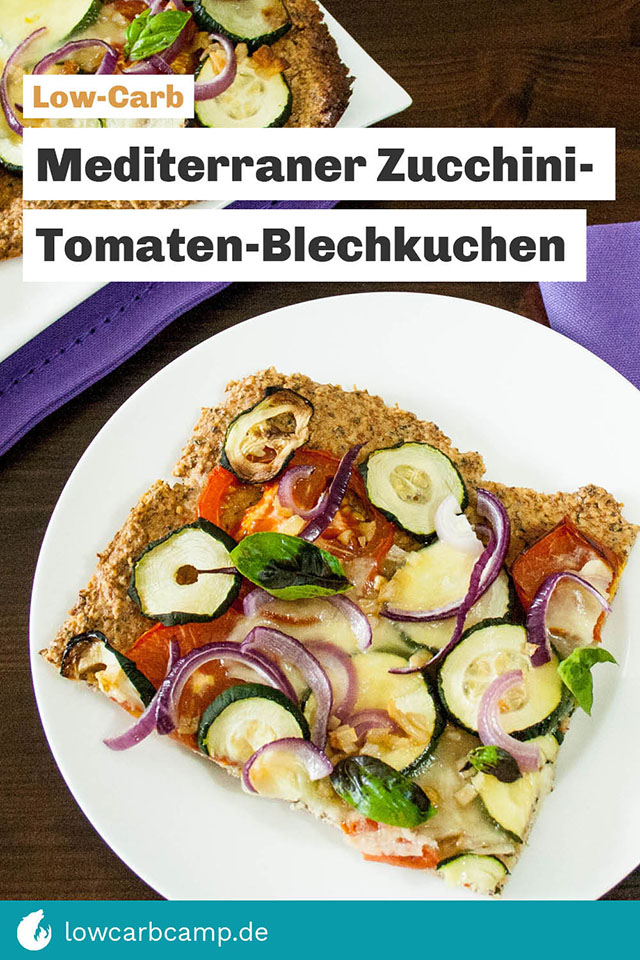 Mediterraner Zucchini-Tomaten-Blechkuchen